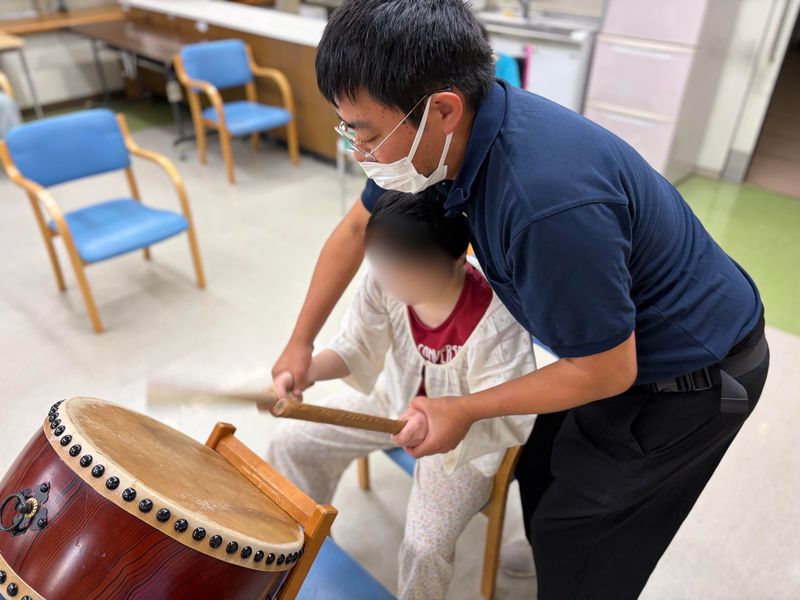 和太鼓の活動を行う様子